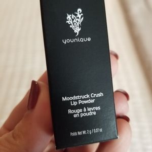 Younique Crush Lip Powder in Complicated